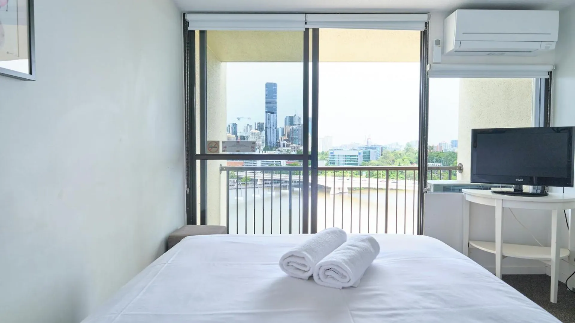 River Plaza Apartments Brisbane Australia