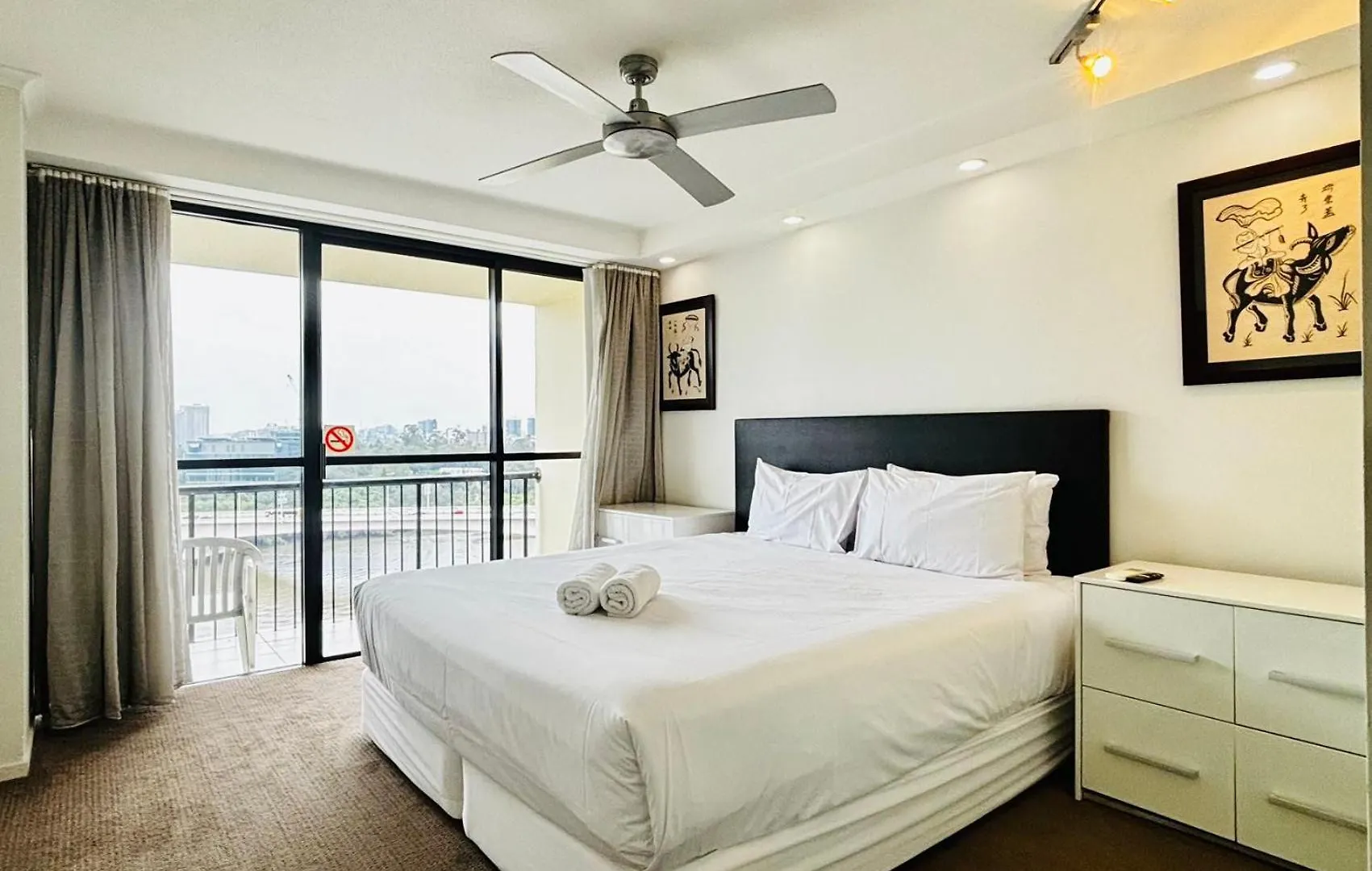 River Plaza Apartments Brisbane Australia