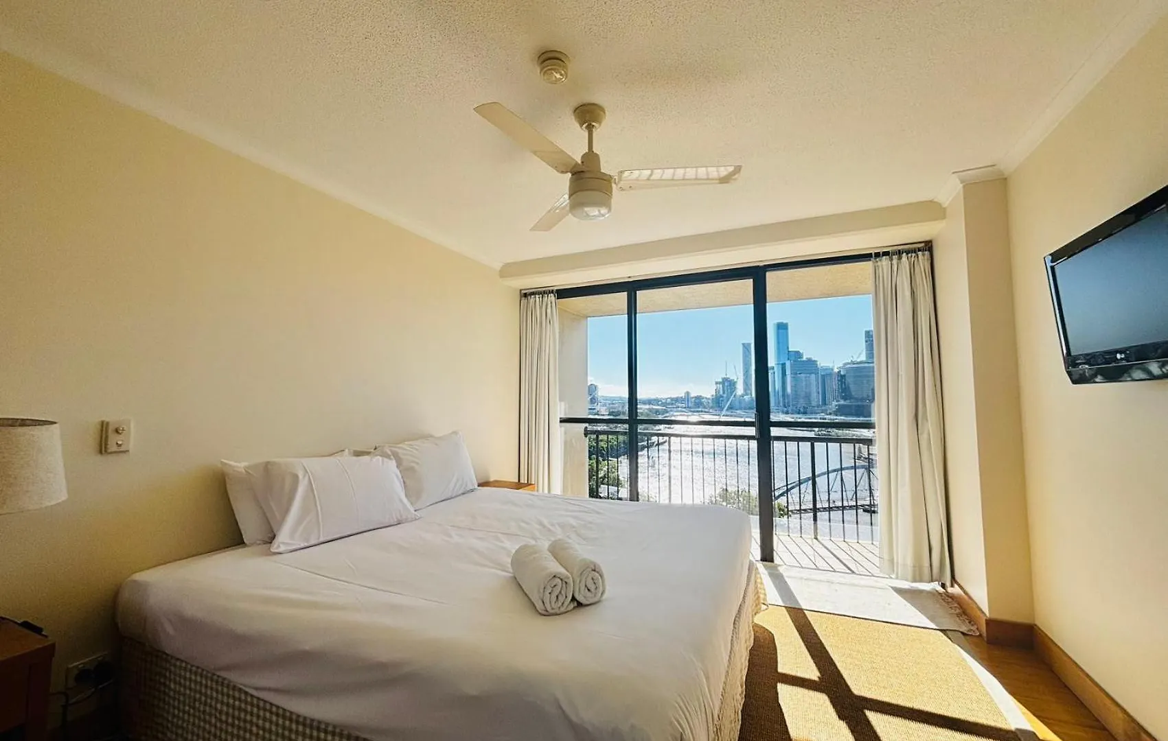 River Plaza Apartments Brisbane Australia