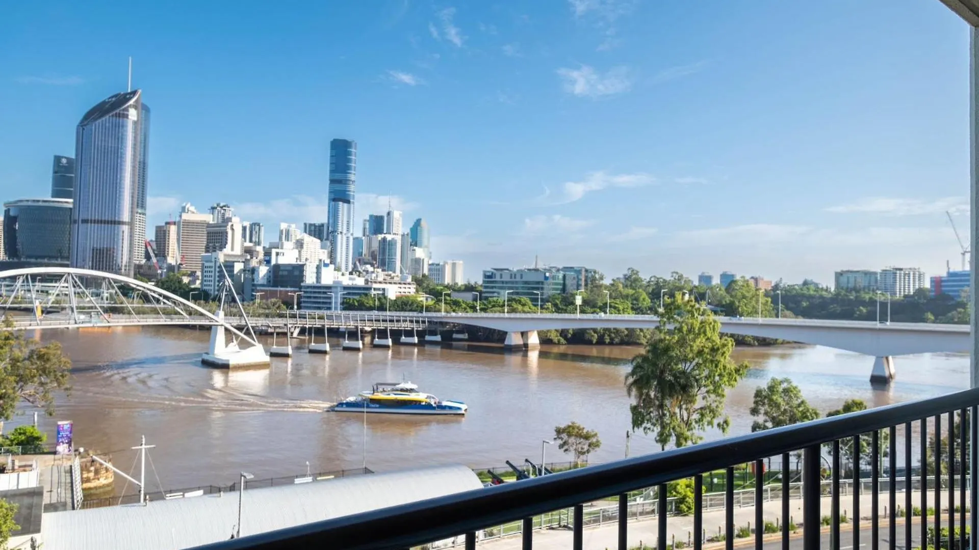 River Plaza Apartments Brisbane Australia