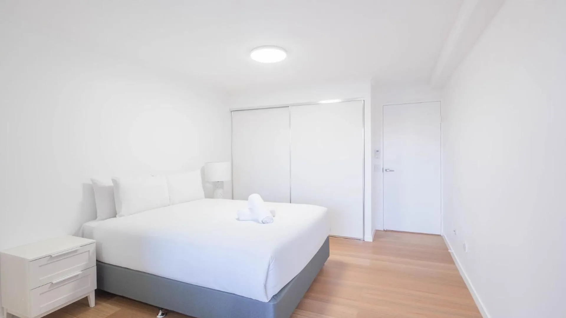 River Plaza Apartments Brisbane Australia
