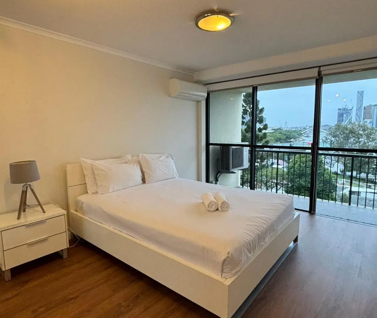 River Plaza Apartments Brisbane Australia