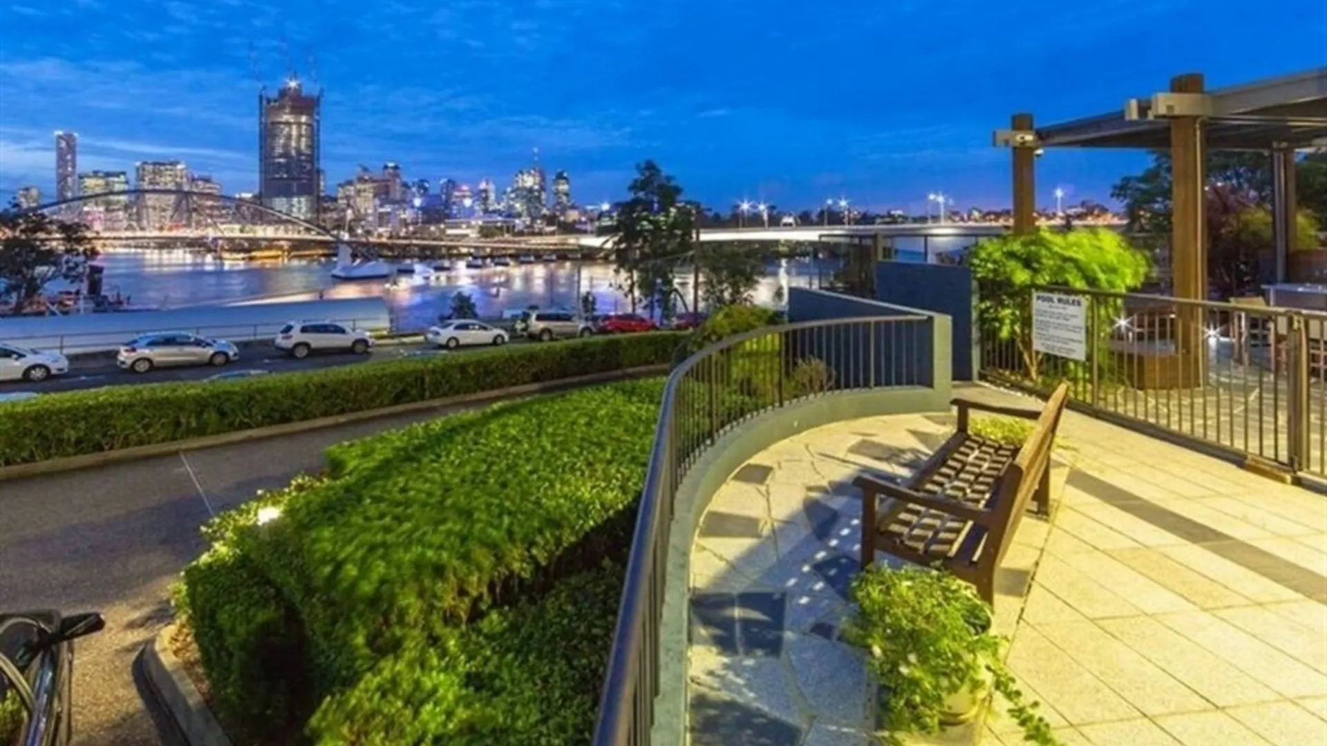 River Plaza Apartments Brisbane Aparthotel