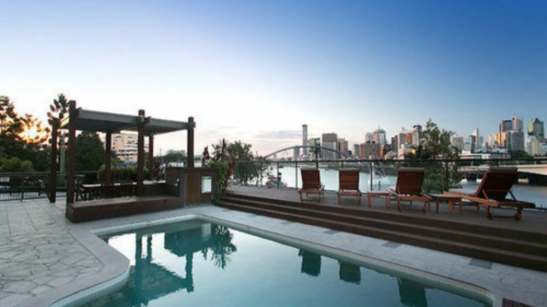 River Plaza Apartments Brisbane Aparthotel